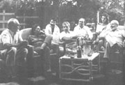 Entre amigos, con Joaquina y Juan Marsé, Manuel Lombardero y Gil de Biedma en Barcelona (1986).